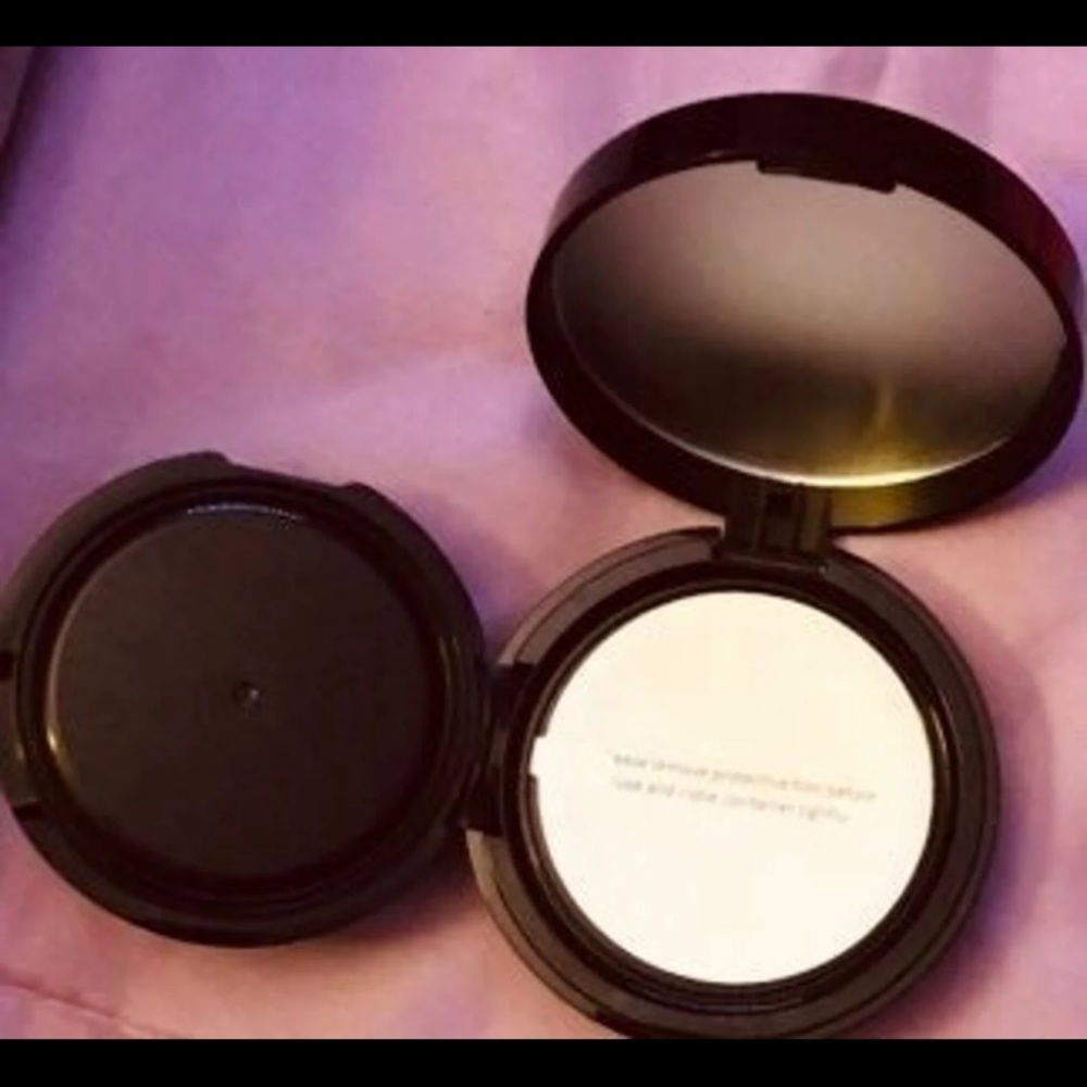 Wet n Wild Cushion Foundation Tawny - Picture 3 of 8